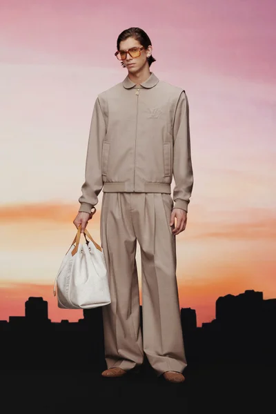 Look 18